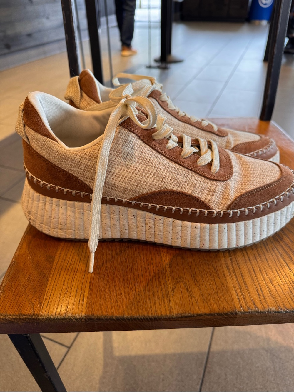Women’s Chloe dupe runner